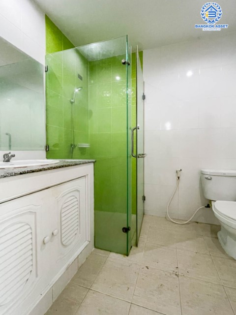 *****ทาวน์เฮ้าส์มือสองย่านนนทบุรี ม.สิรภัทร4 รัตนาธิเบศร์-ไทรม้า บ้านหลังใหญ่เนื้อที่เยอะถึง 27.7 ตร.ว. ฟังก์ชัน 3 ห้องนอน 2 ห้องน้ำ 2 ที่จอดรถ บนทำเลโซนเมือง ใกล้ทางด่วน "งามวงศ์วาน" และรถไฟฟ้าสายสีม่วง "สถานีไทรม้า" ราคาถูกเพียง 2 ล้านกลางๆ